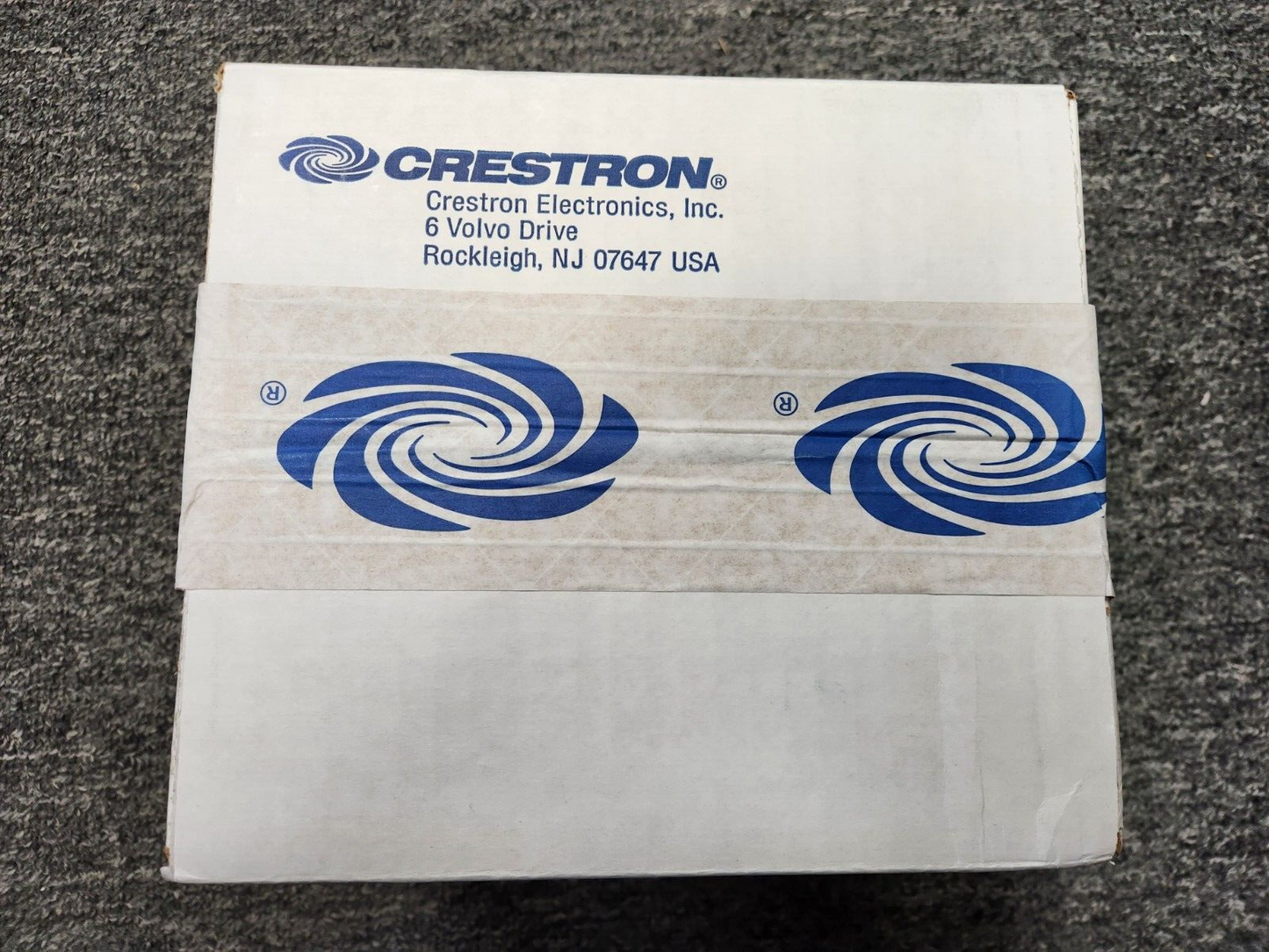Crestron TT-101-B-T Crestron Cable Caddy w/Cables & 120V Outlet, Black 6506817