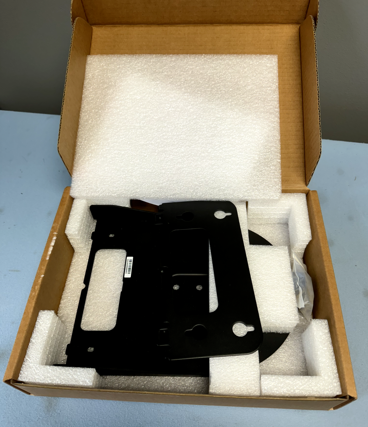 AVer COMSVCMNT PTZ Camera Wall Mount for PTZ & PTC/TR Series Cameras