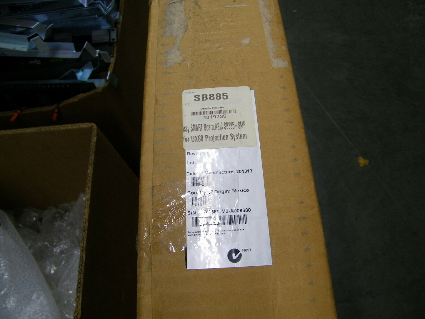 Smart Board Interactive Whiteboard / SB885 (RR)