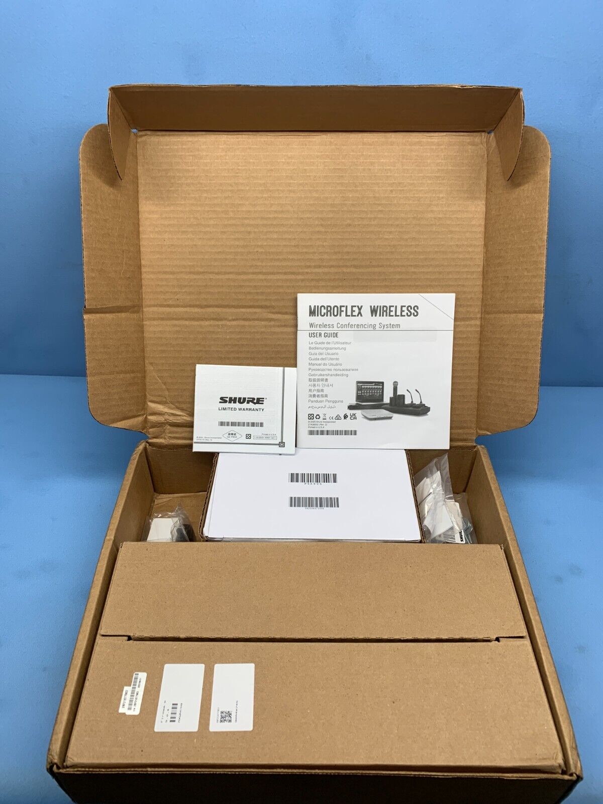 Shure MXWNCS8 / 8-Port Networked Charging Station