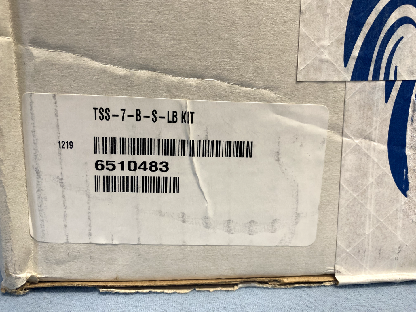 Crestron TSS-7-B-S-LB Kit 7in Room Scheduling Touch Screen 6510483 w/ Light Bar