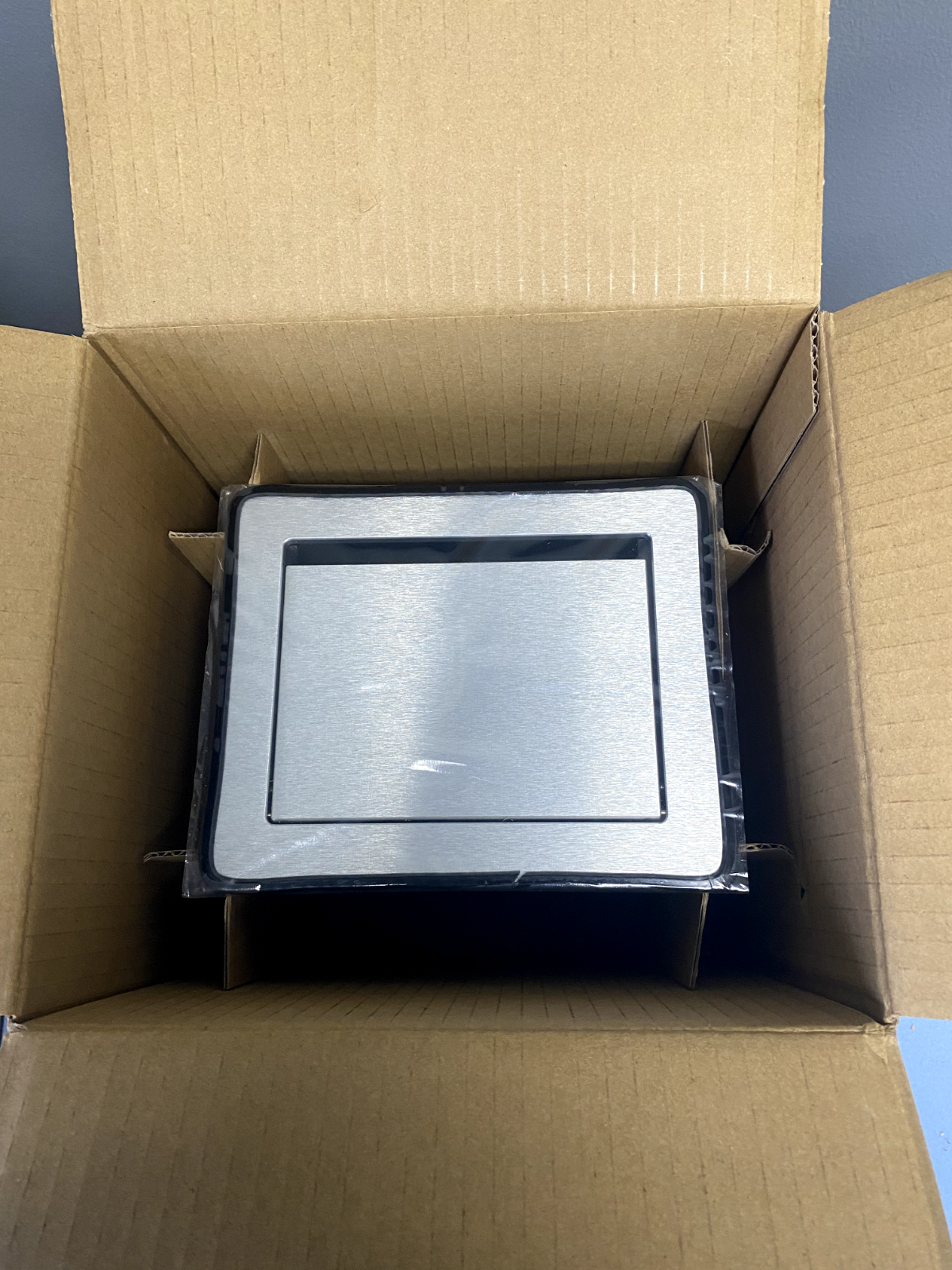 Extron Cabble Cubby 700 Brushed Aluminum No AC 70-1046-08