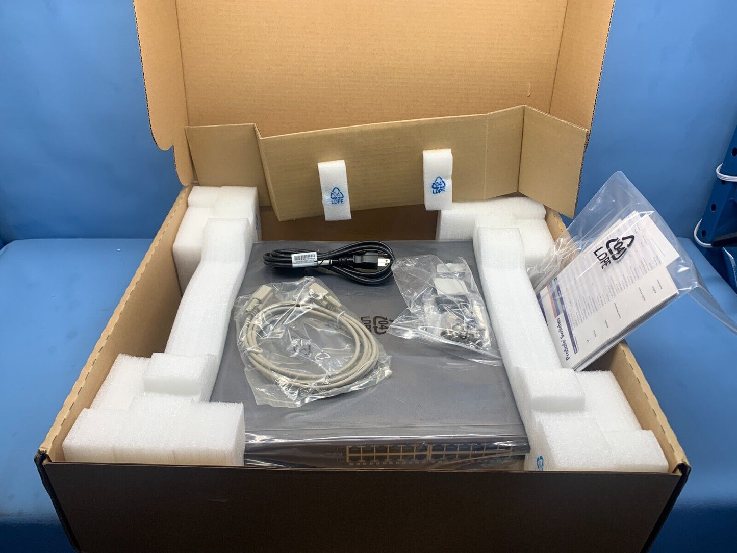 Netgear ProSafe GSM7328S-200NAS 24-PORT Stackable Gigabit L3 Managed Switch