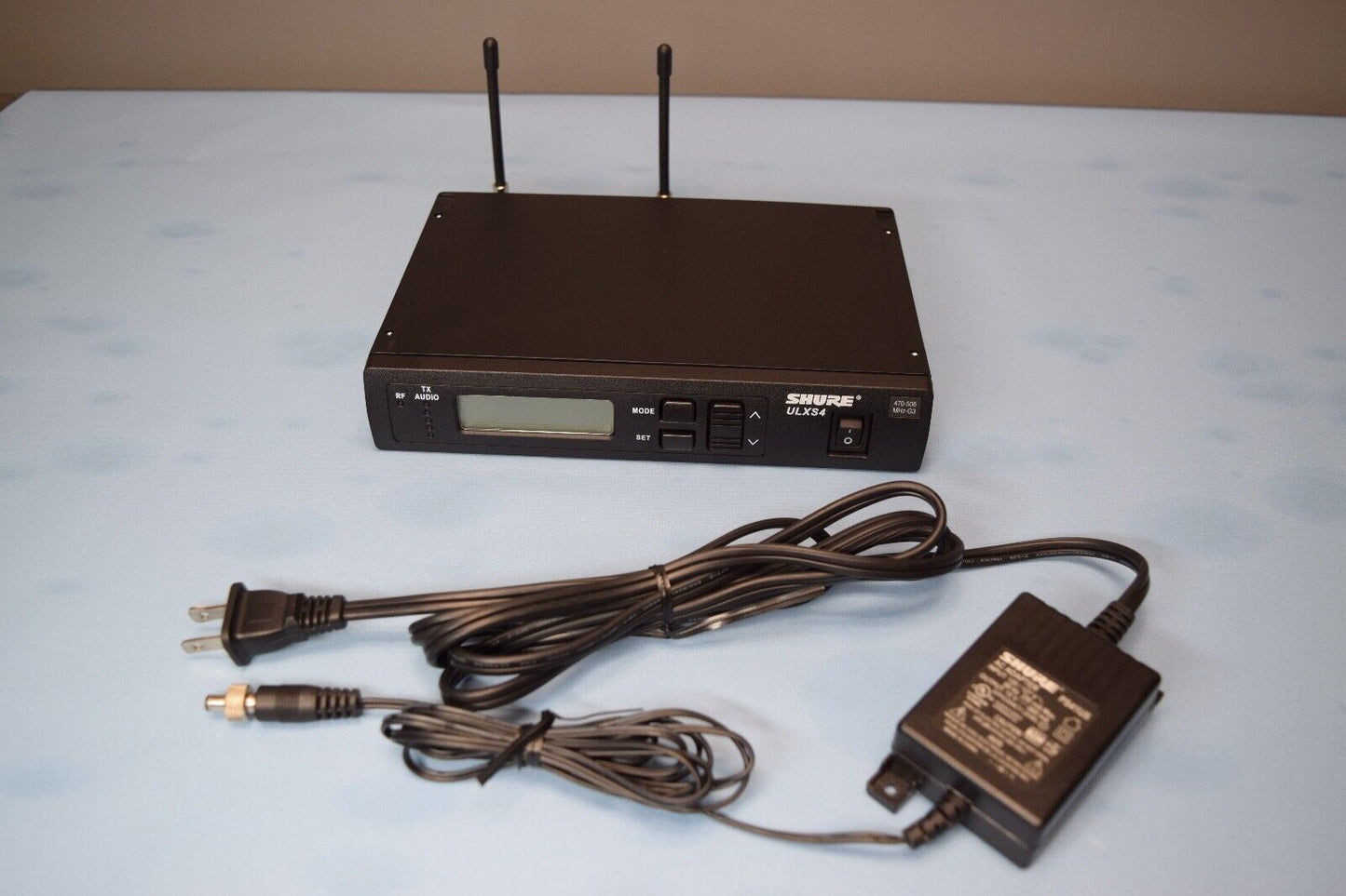 Shure ULXS4  G3 470-506 MHz Wireless Microphone Receiver w/ PS41US Power Supply