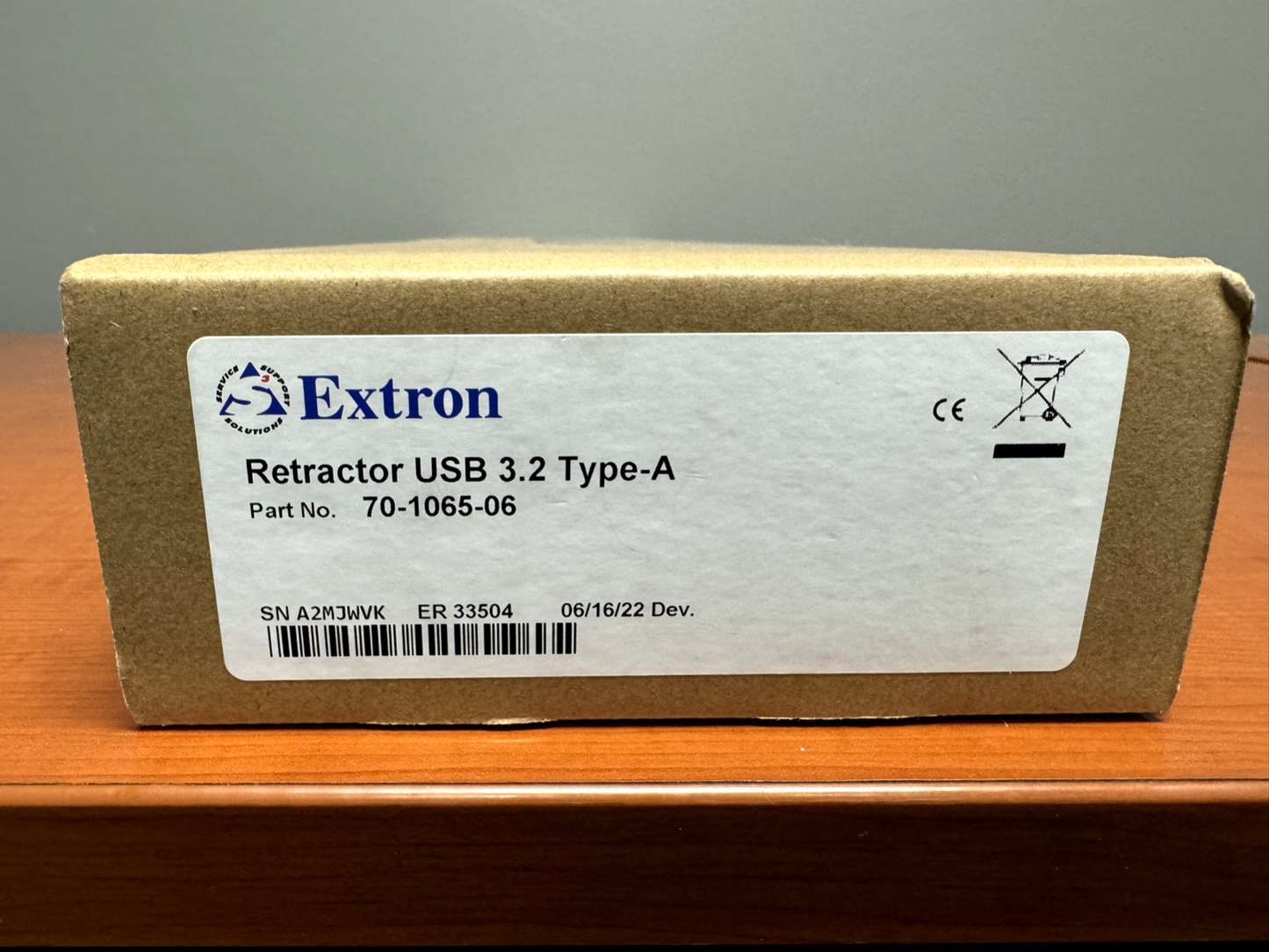 Extron 70-1065-06 Retractor USB 3.2 Type-A, Type-A to USB Type-B; 3 feet