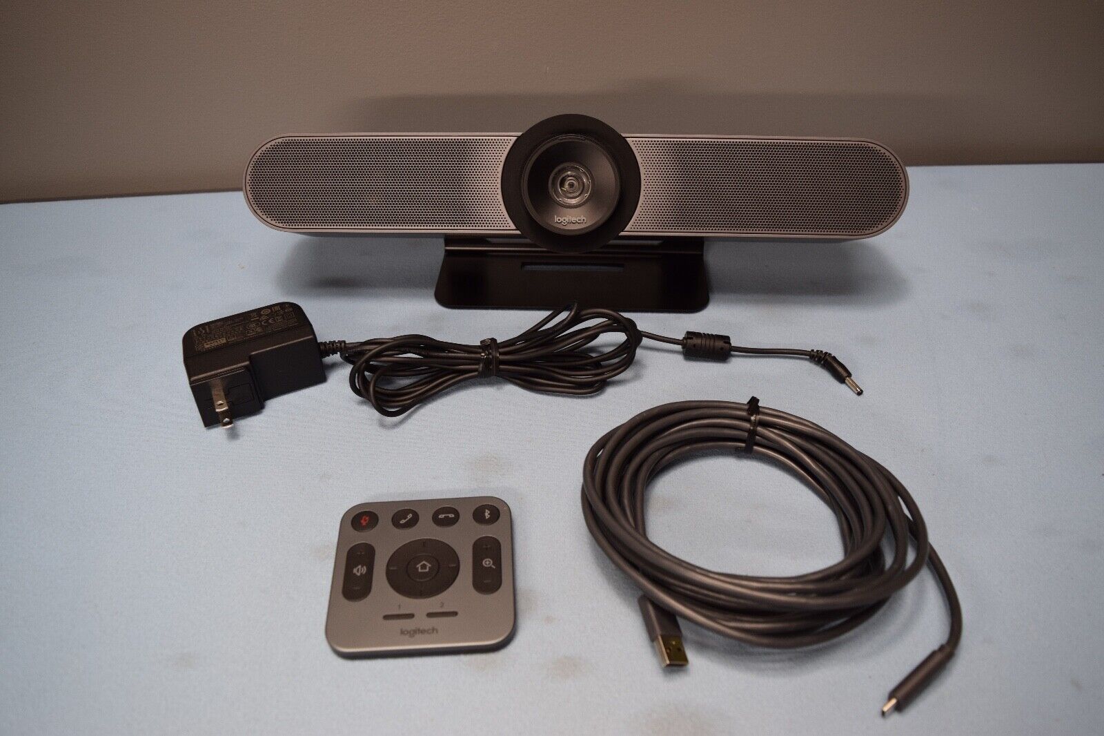 Logitech MeetUp Video & Audio Conferencing / Camera and Speakerphone S ...