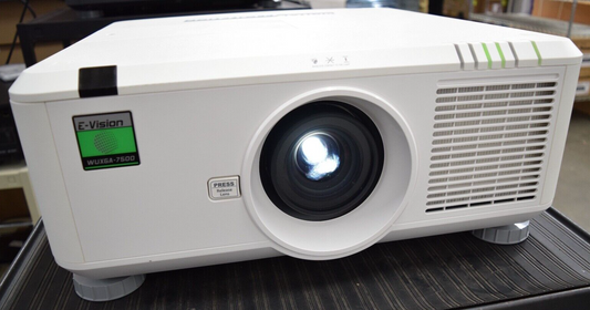 DIGITAL PROJECTION E-VISION WUXGA 7500 Projector w/ NP18ZL Lens  280 Hours