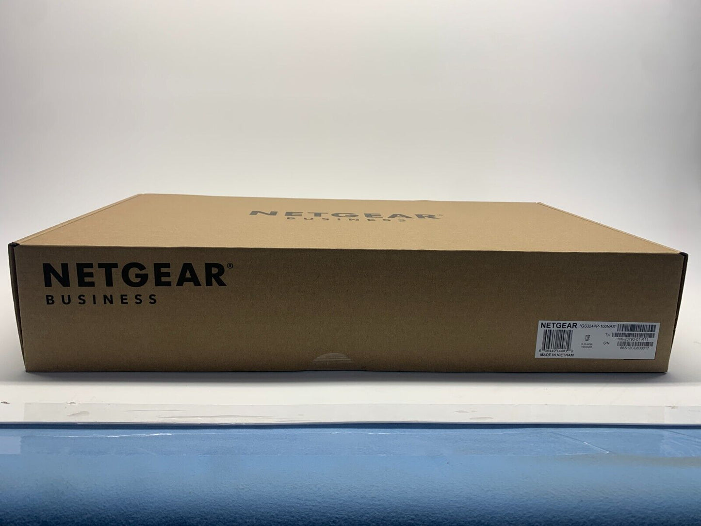 Netgear GS324PP 24-Port Gigabit PoE+ Compliant Unmanaged Switch