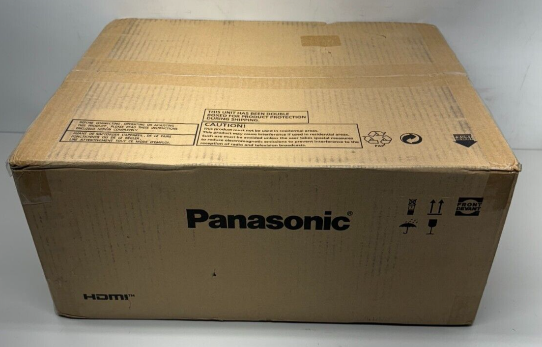 Panasonic PT-VMZ60 U7 WUXGA 3LCD Portable LCD Projector