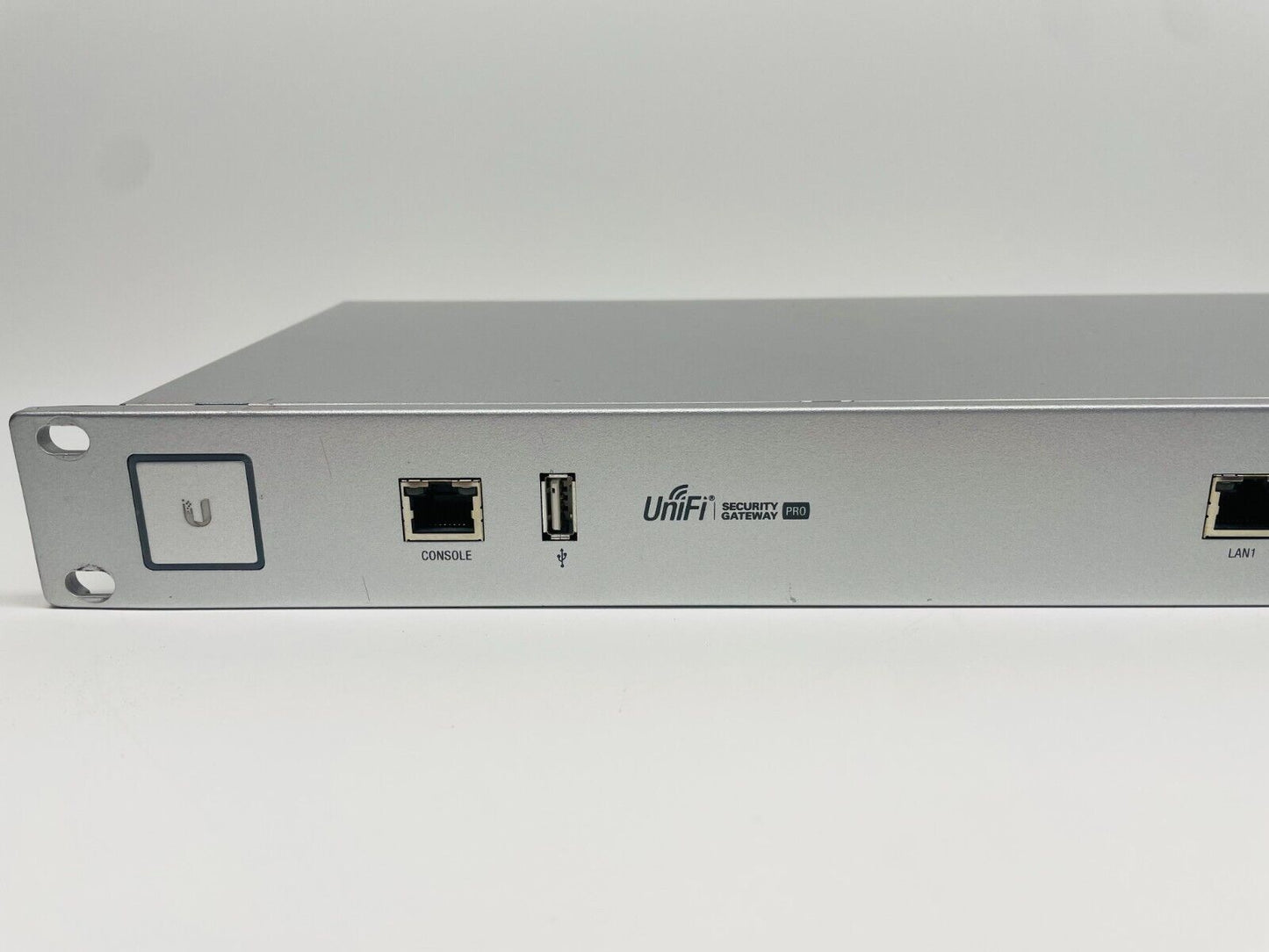 Ubiquiti Networks USG-PRO-4 Enterprise Gateway Router Security Gateway Pro