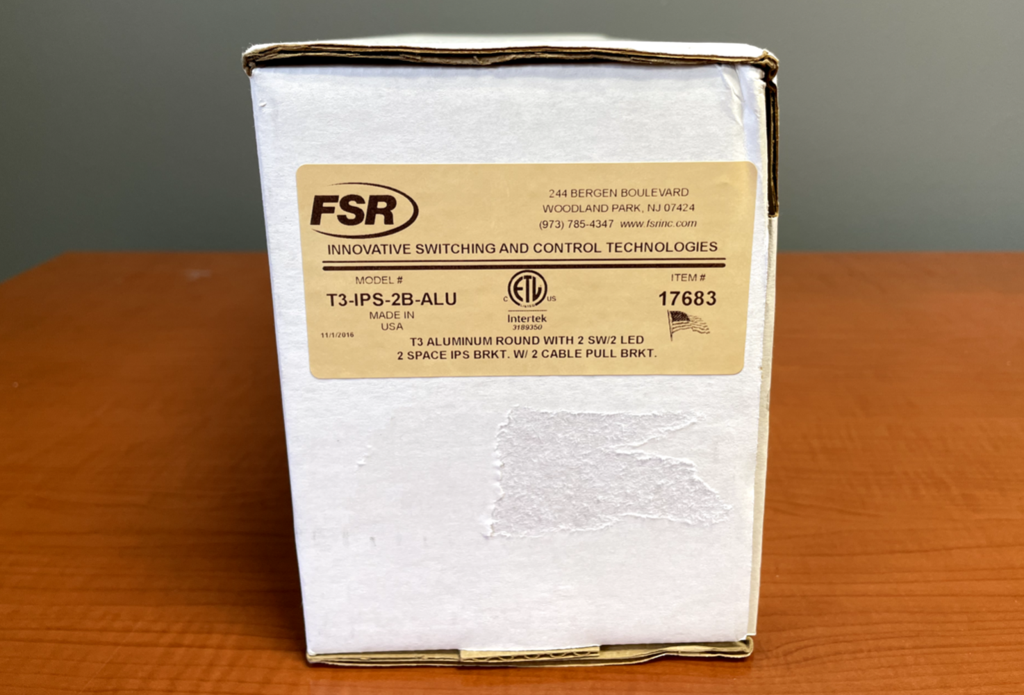 FSR T3-IPS-2B-ALU 2-Space IPS Bracket w/ 2-Cable Pull-Through Brackets