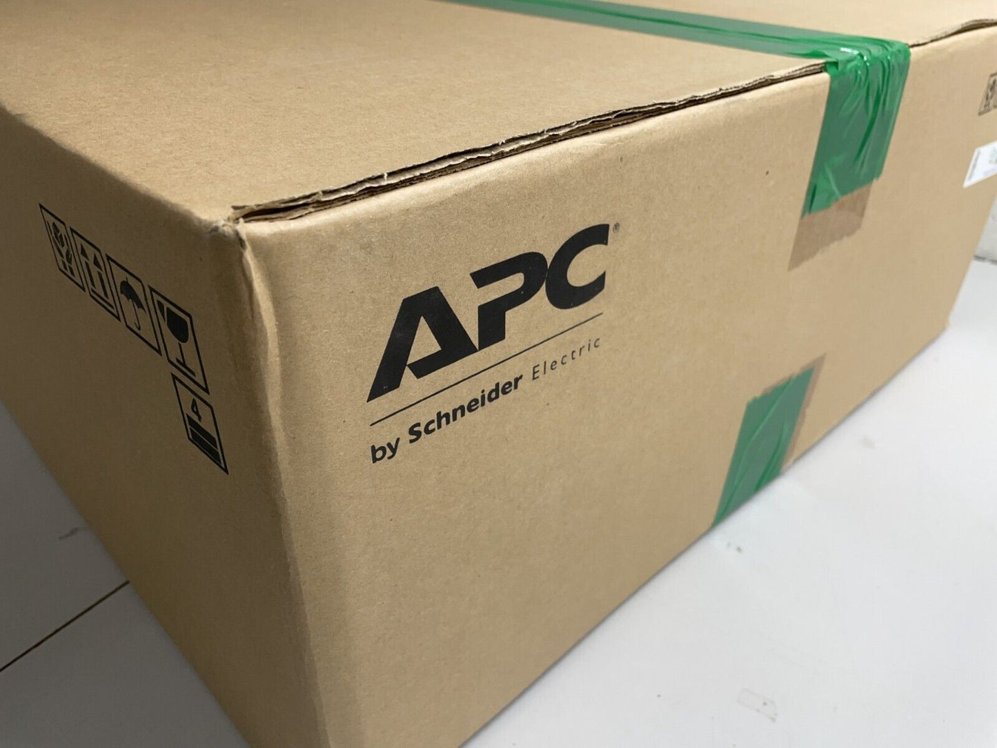 APC SMX1500RM2UCNC Smart UPS X SMX 1500VA 120V NMC Rack/Tower SmartConnect - NEW