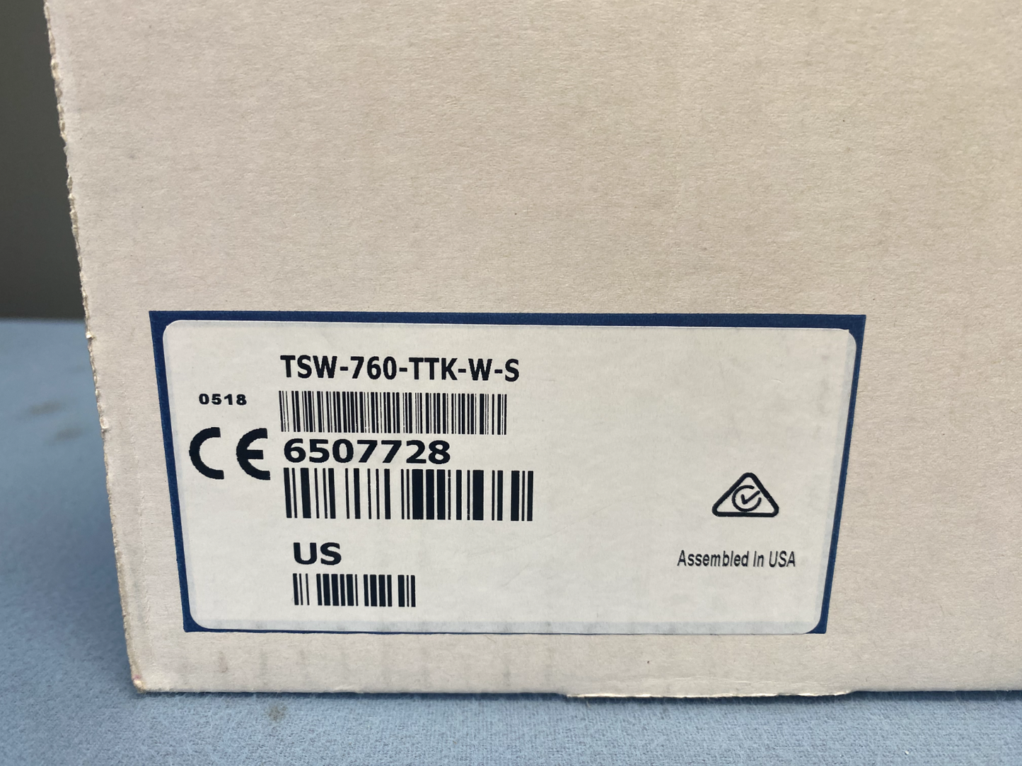 Crestron TSW-760-TTK-W-S Tabletop Kit for TSW-760 &TSS-7, White Smooth | 6507728