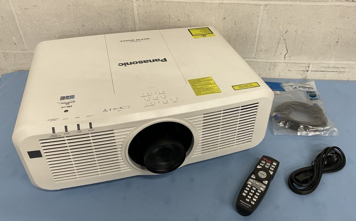 Panasonic PT-MZ670U 6500-Lumen Solid Shine WUXGA Laser Projector & ET ...