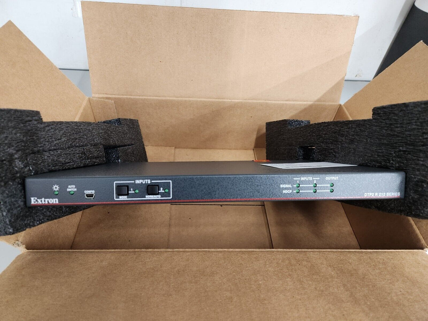 Extron DTP2 R 212 HDMI Receiver and Switcher w/Audio De‑Embedding P/N 60-1588-52