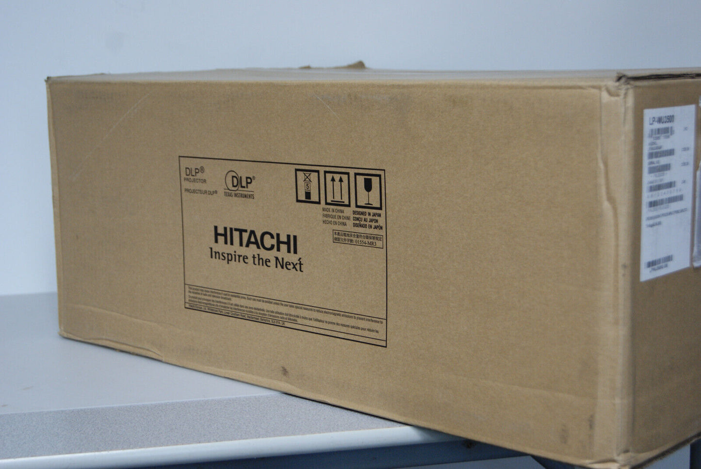 Hitachi LP-WU3500 / WUXGA 3500 Lumen LED 1080p Full HD Projector / DLP