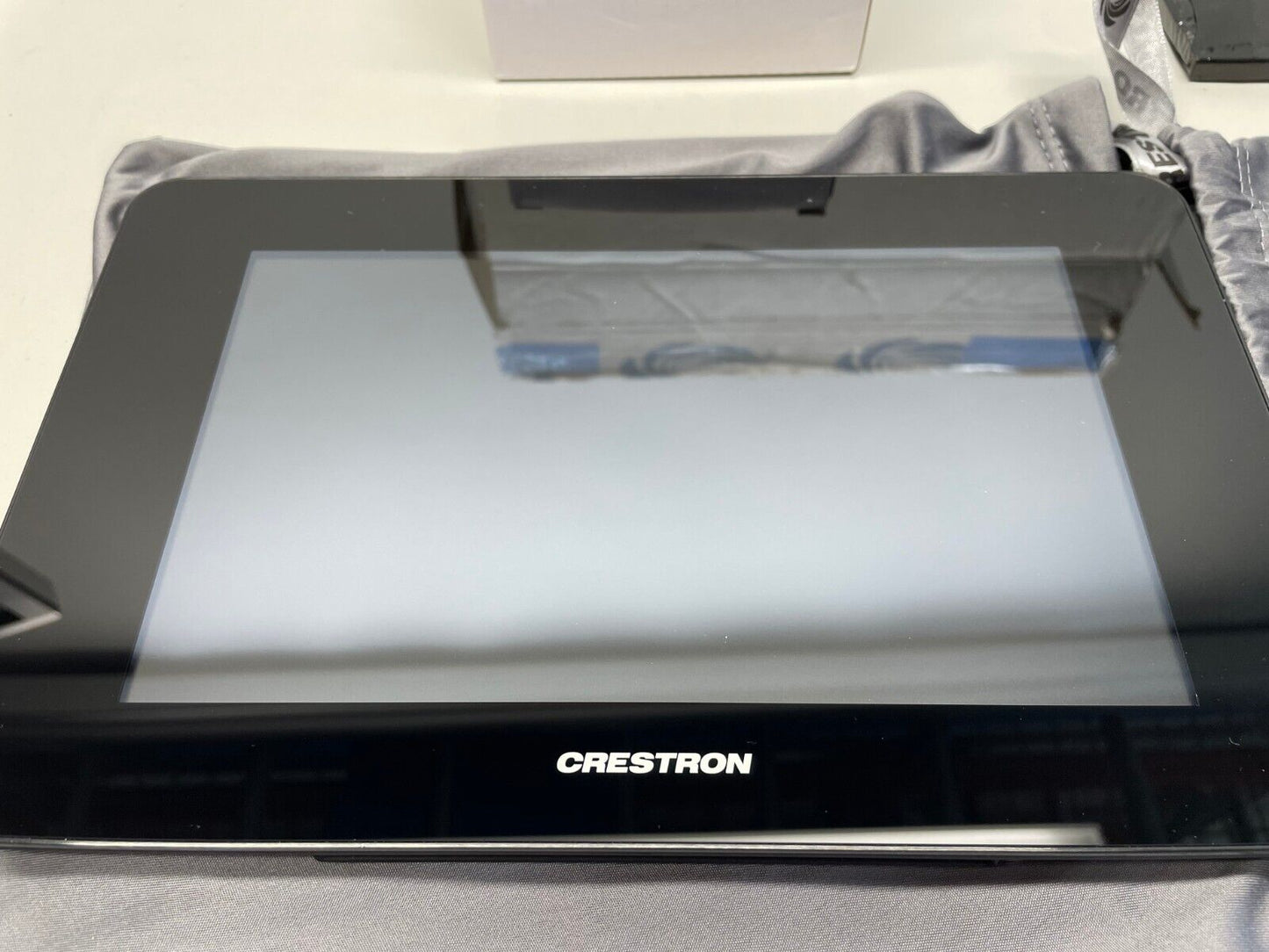 Crestron TST-902 8.7 in. Wireless Touch Screen Controller Tablet 6504580