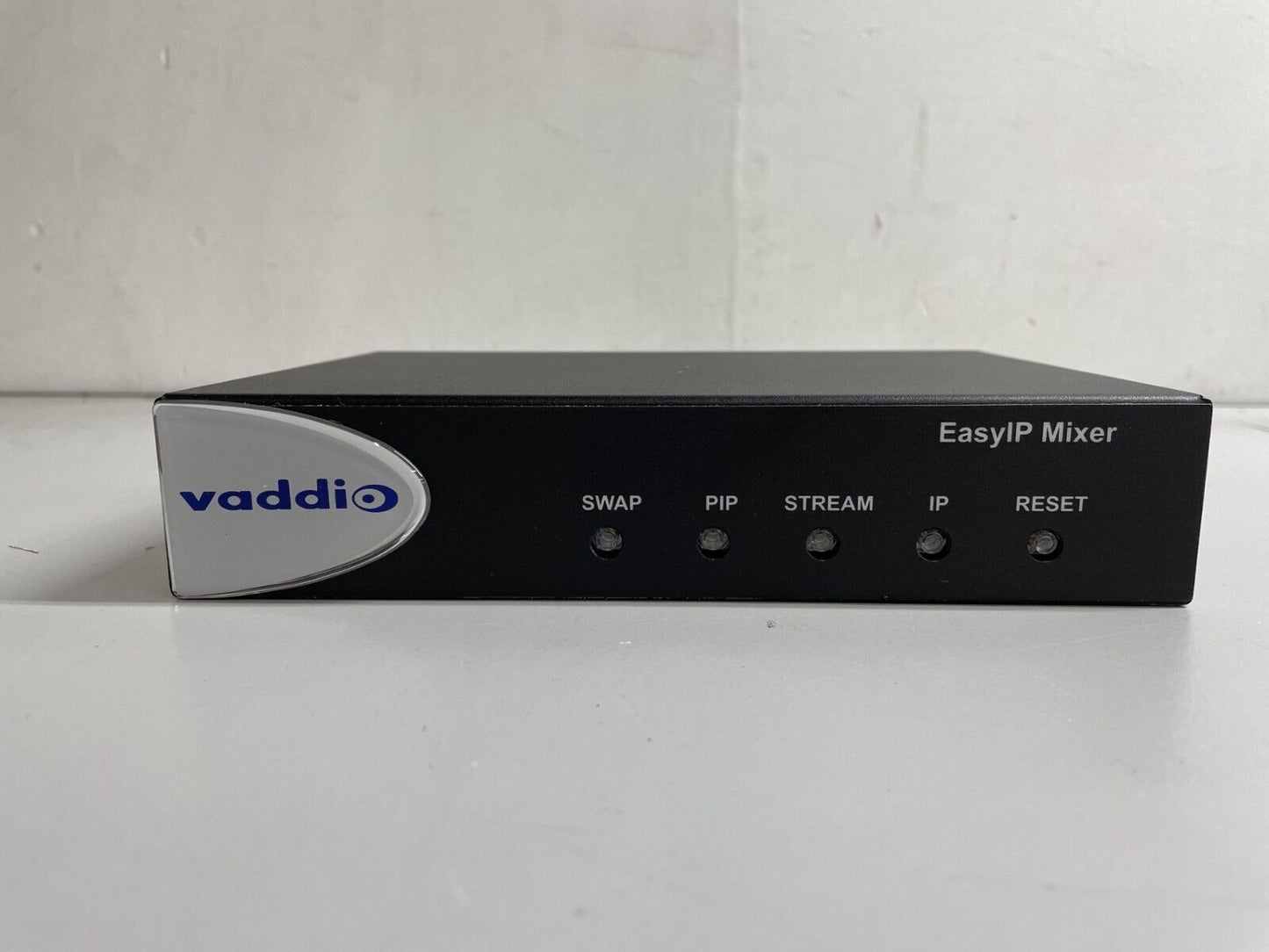 Vaddio EasyIP Easy IP Mixer/Switcher 4x4Video/Dante System Global 999-60320-000