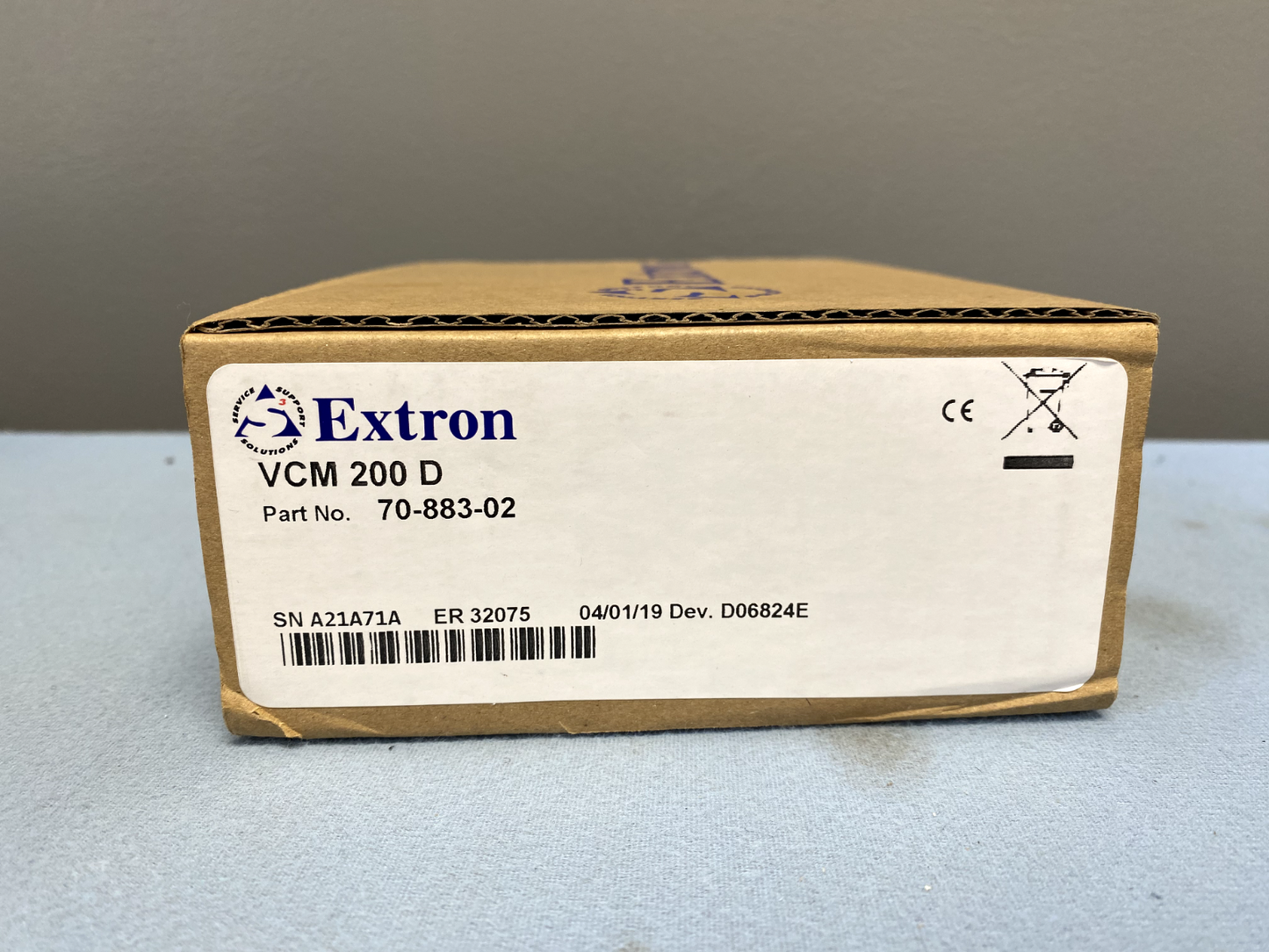 Extron VCM 200 D Volume and Mute Controller Decorator-Style Wallplate 70-883-02