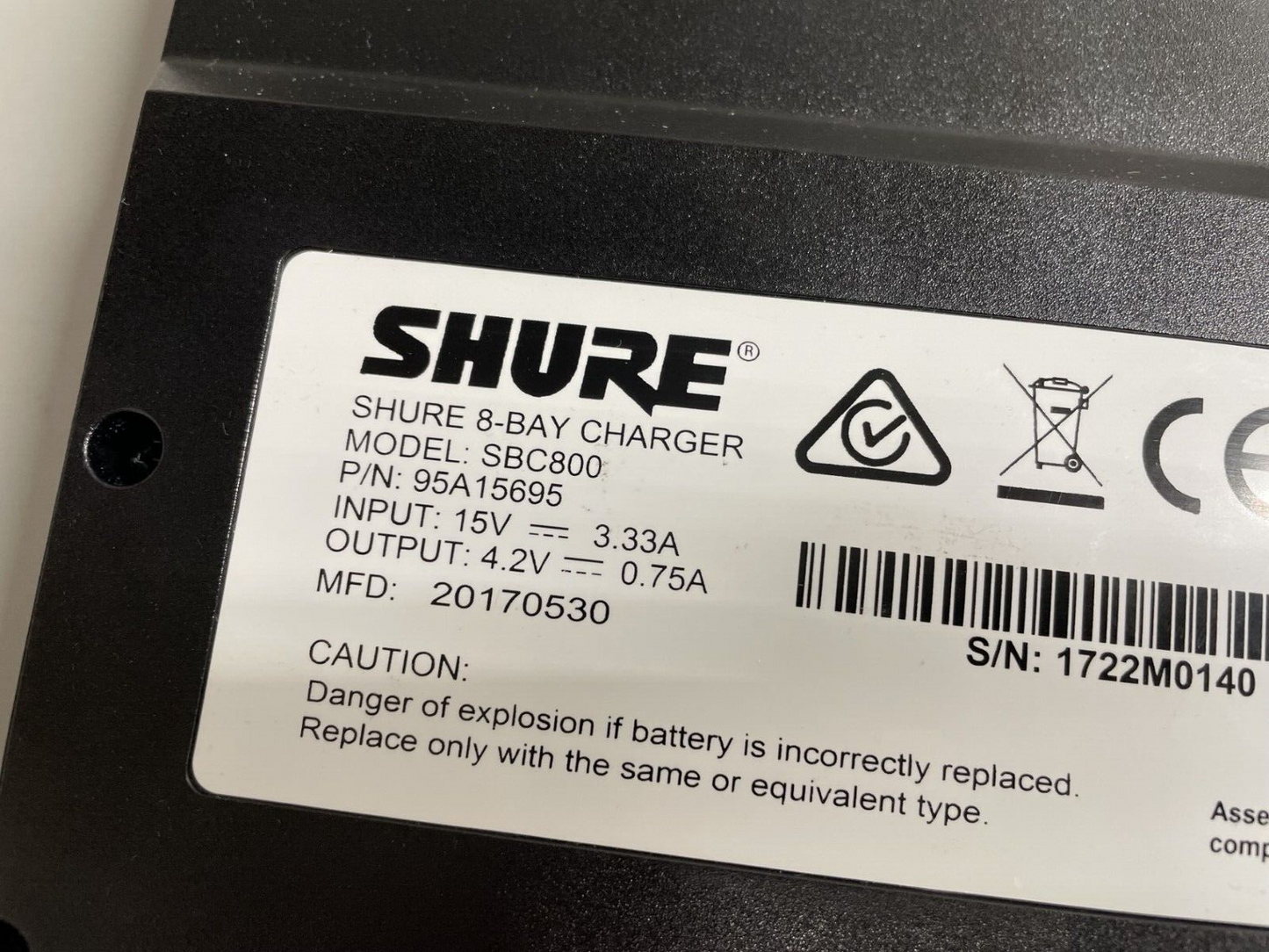 Shure SBC800 8-Bay / 8-Up Battery Charger with Shure PS60 Power Supply